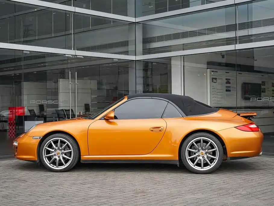 Porsche 911 2010 Carrera 4 Cabriolet 3.6L фото 2