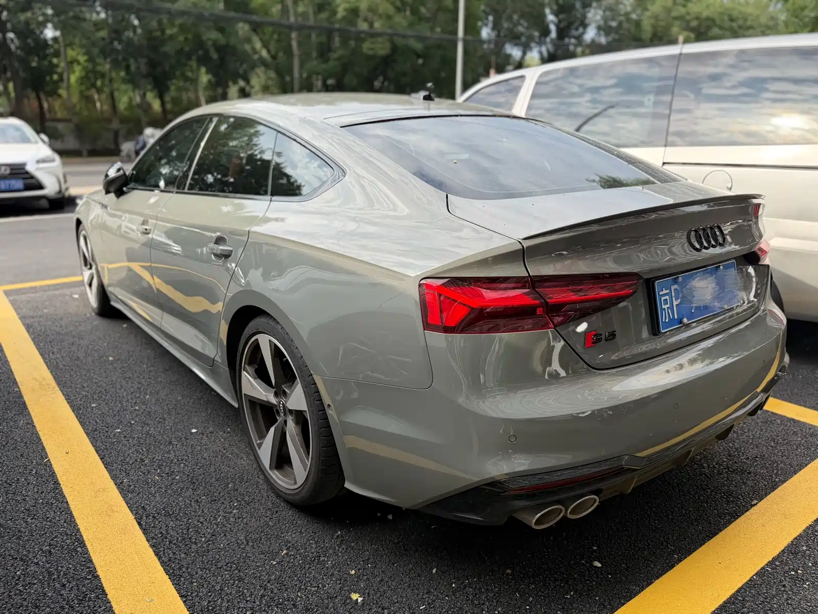 Photo 3 - Audi S5