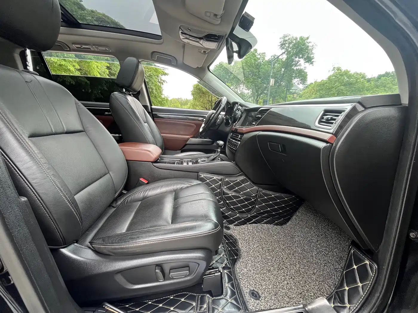 GAC Trumpchi Trumpchi GS8 2017 320T 2WD Luxury Smart Connect (7-seater) фото 9