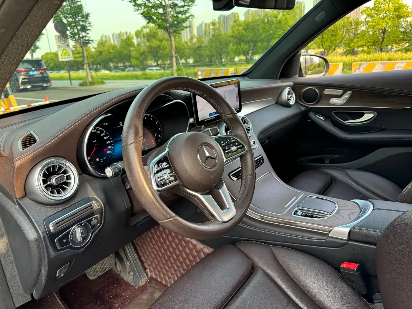 Mercedes-Benz GLC 2021 GLC 260 L 4MATIC Sporty фото 9