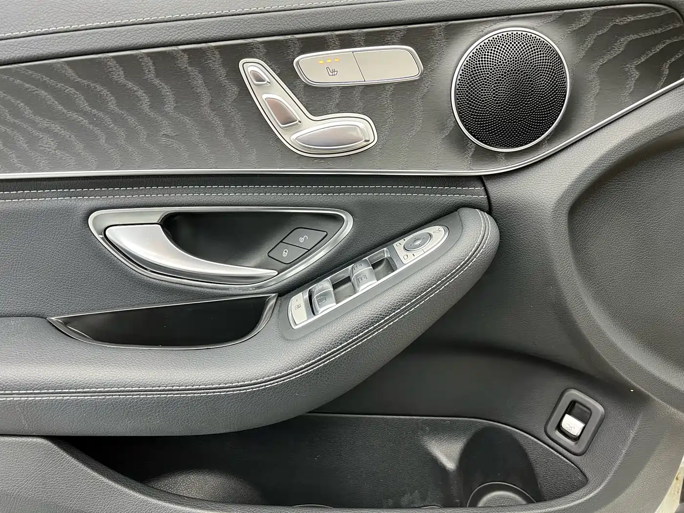 Mercedes-Benz C-Class 2017 Facelift C 200 L Sport Edition фото 3