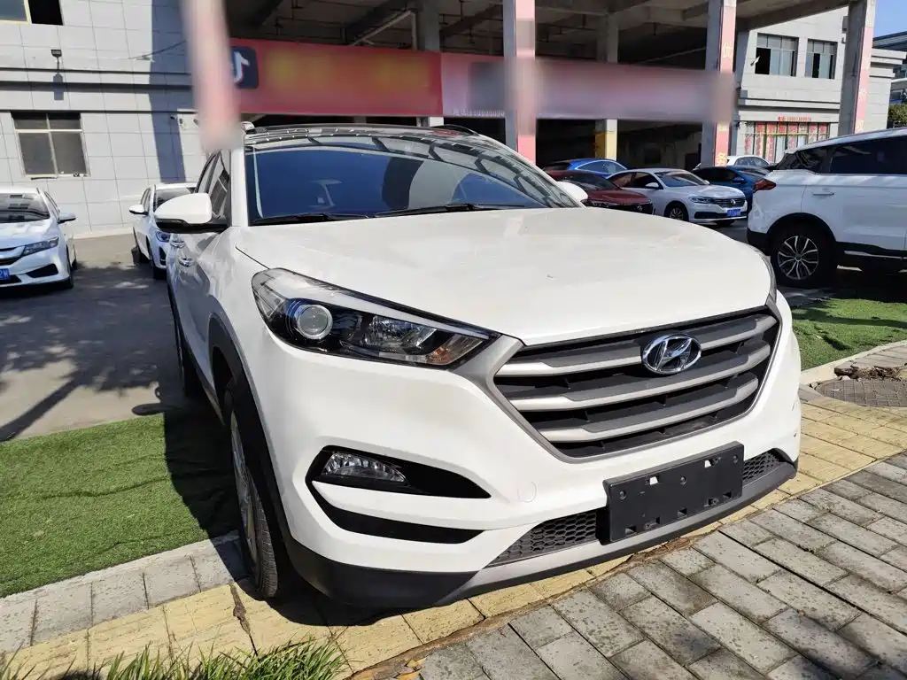 Фото 4 - Hyundai Tucson