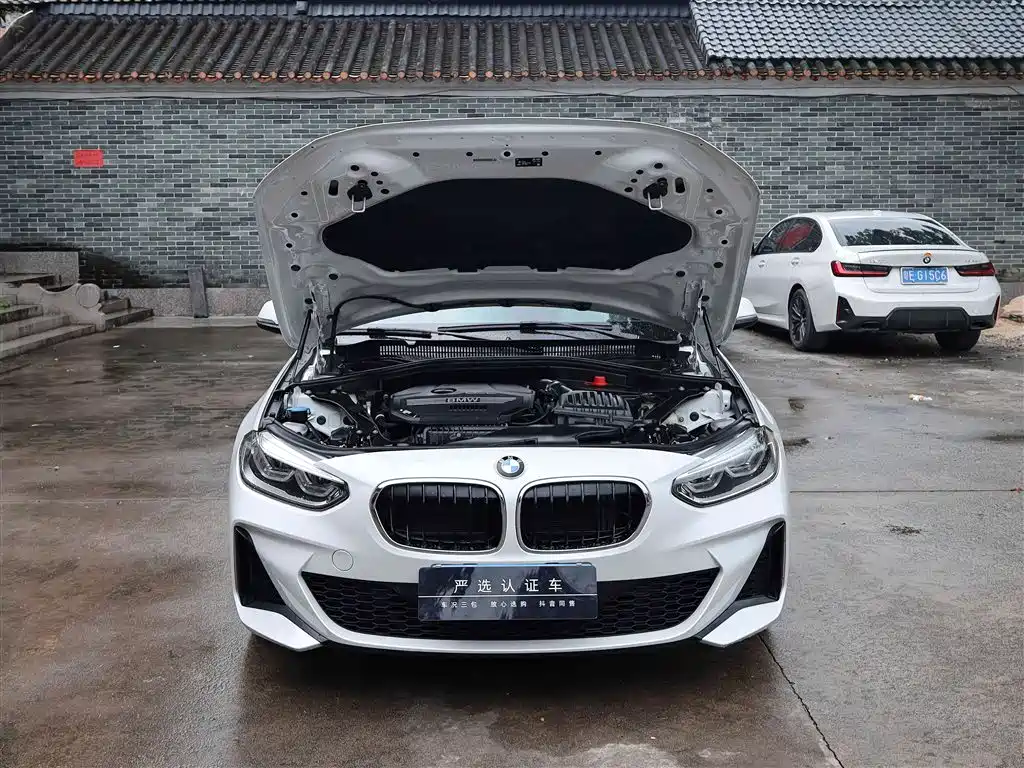 BMW 1 Series 2022 120i M Sport фото 14