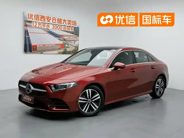 Mercedes-Benz A-Class 2019 Facelift A 180 L Sports Sedan — фото 1