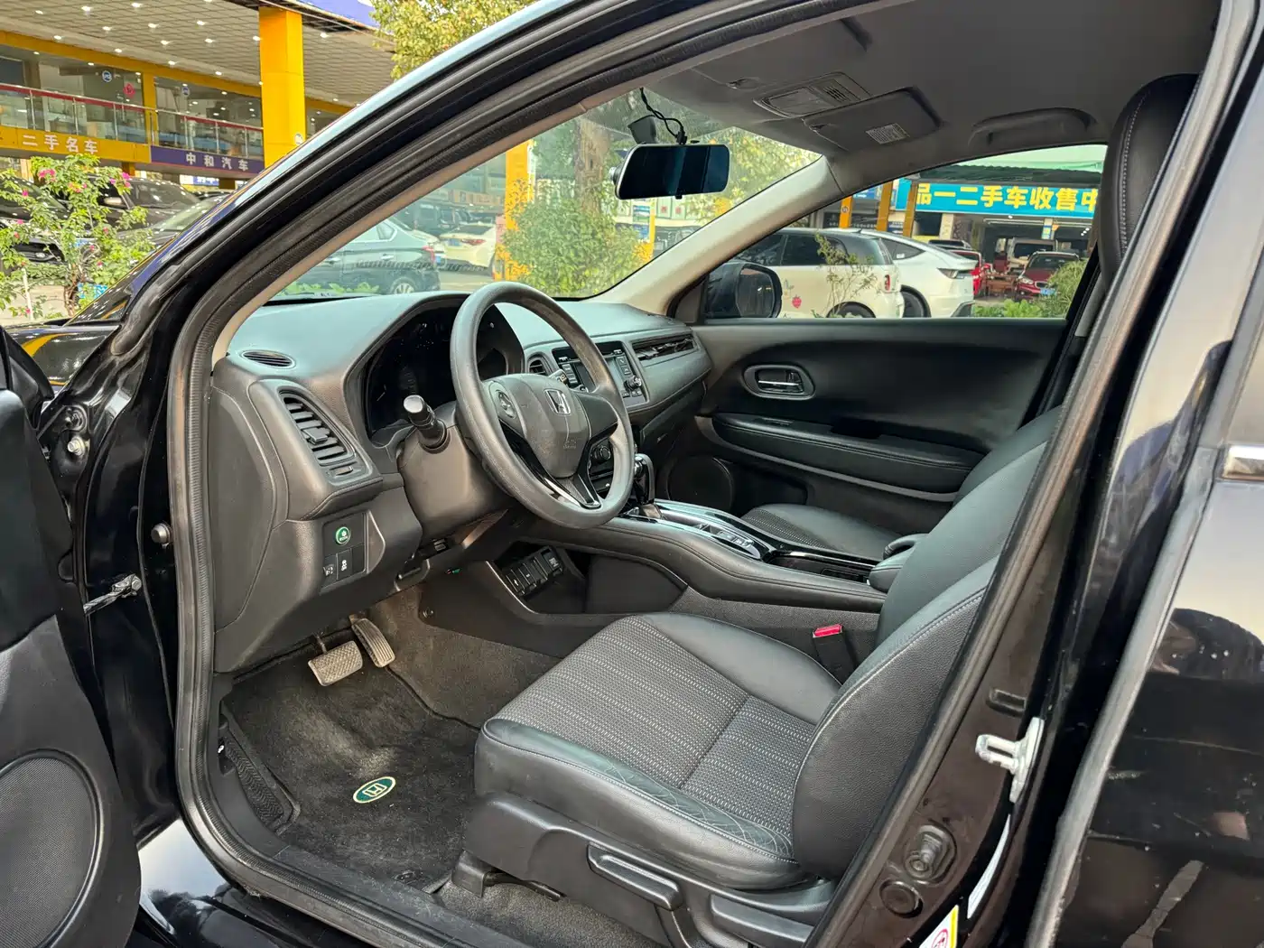 Honda Vezel 2015 2015 1.8L CVT FWD Elite