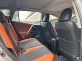 Фото 4 - Toyota RAV4