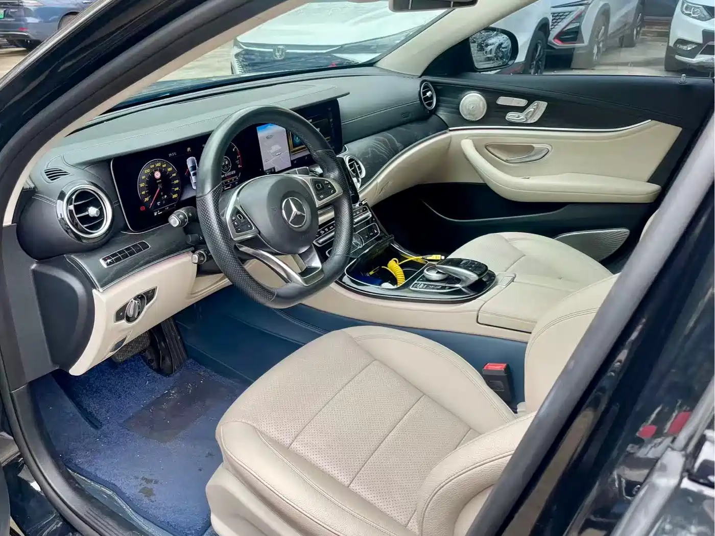 Photo 4 - Mercedes-Benz E-Class