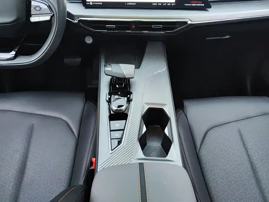 CHANGAN CHANGAN AUCHAN Z6