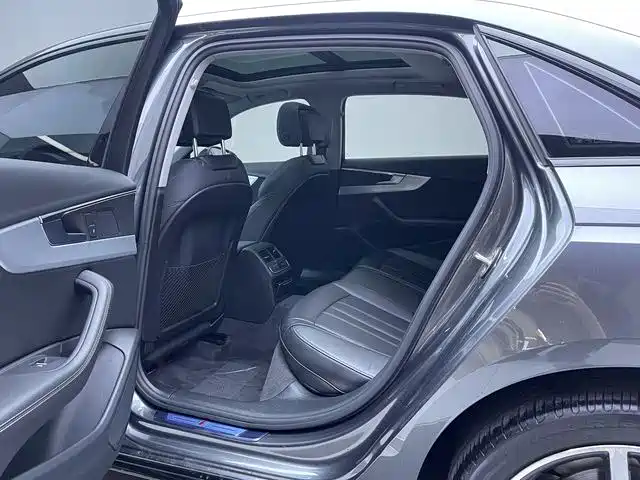 Audi A4L 2022 40 TFSI Luxury Dynamic фото 19