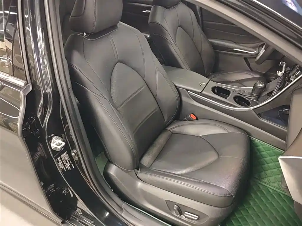 Toyota Avalon 2022 2.0L XLE Premium фото 25