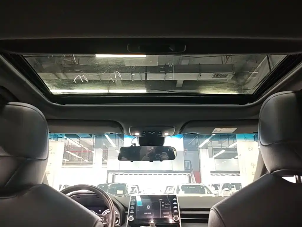 Toyota Avalon 2022 2.0L XLE Premium фото 18