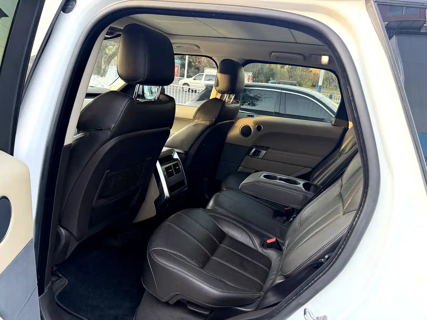 Land Rover Range Rover Sport 2015 3.0 SDV6 HSE фото 11