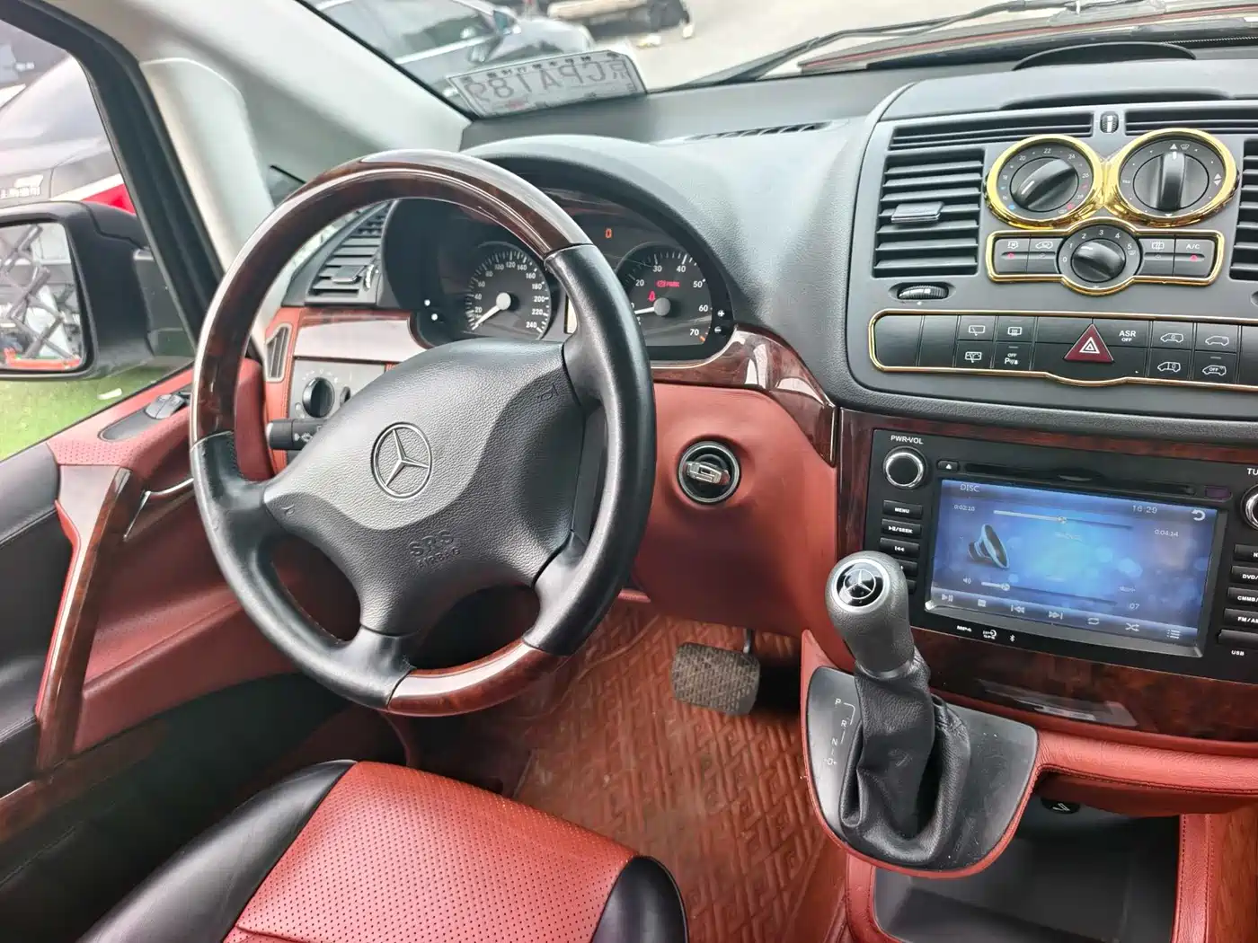 Mercedes-Benz Vito 2013 Model 3.0L Elite Edition фото 16