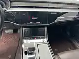 Фото 12 - Audi A8