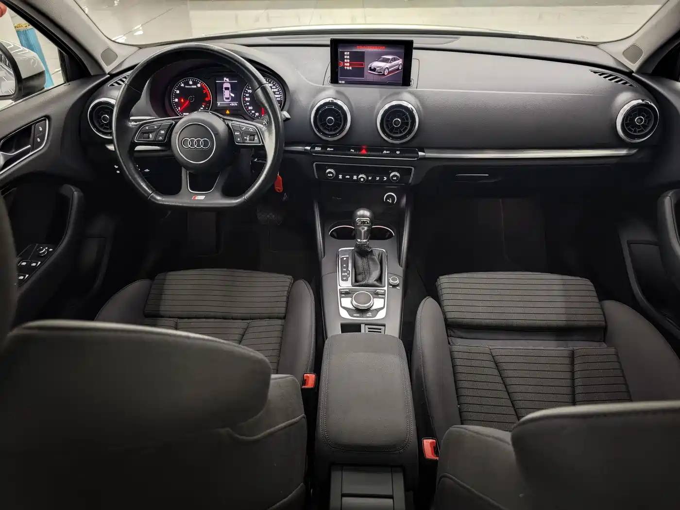 Audi A3 2018 30th Anniversary Limousine 35 TFSI Sport фото 9