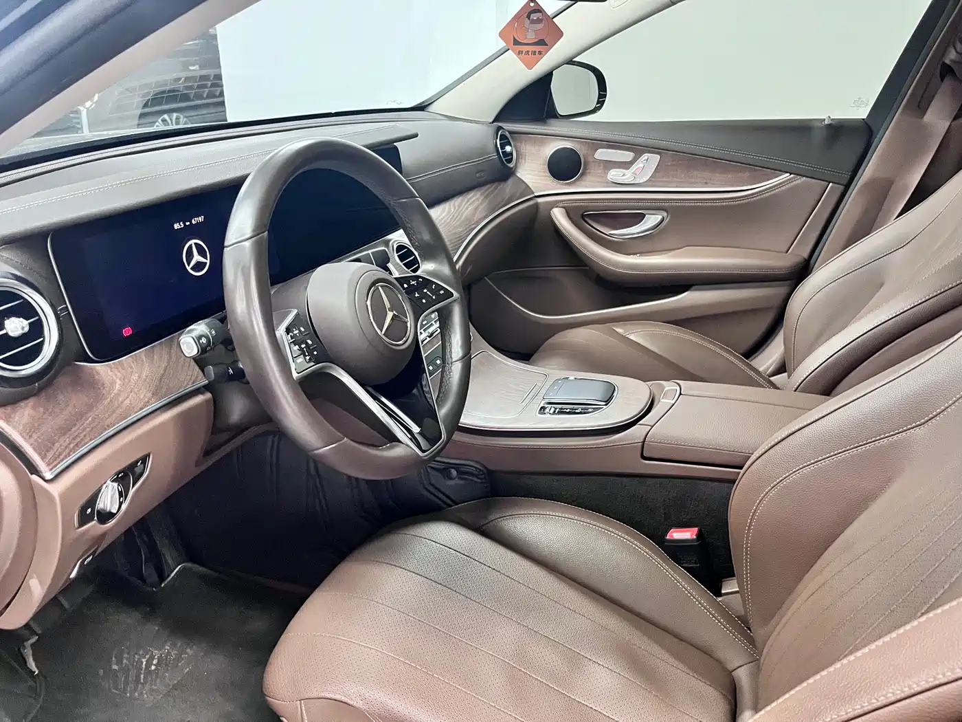 Mercedes-Benz E-Class 2023 E 300 L Fashion фото 4