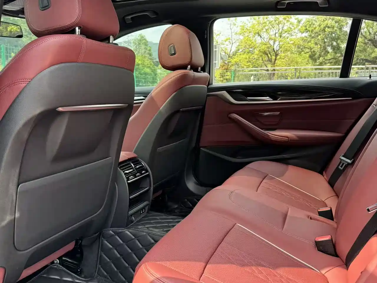 BMW 5 Series 2022 525Li M Sport Package фото 8