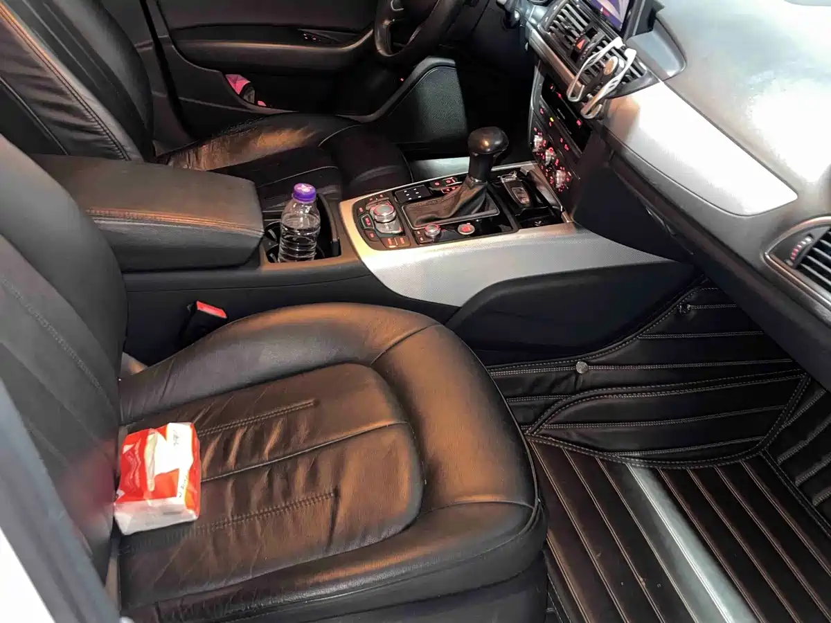 Photo 10 - Audi A6L