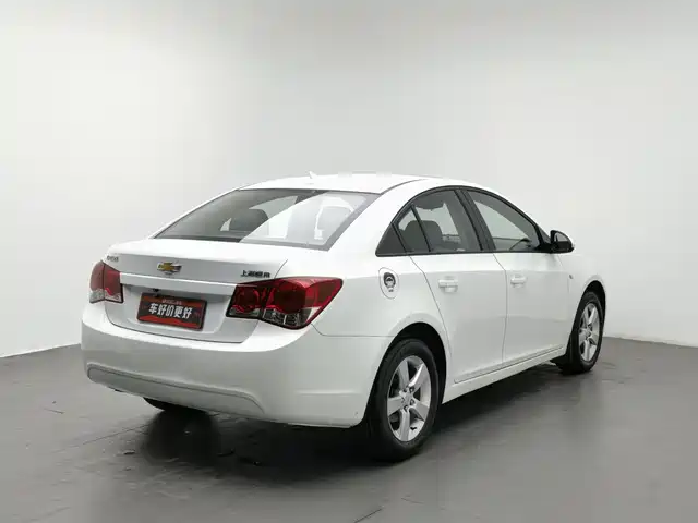 Chevrolet Cruze 2013 Model 1.8L SE AT — фото 2