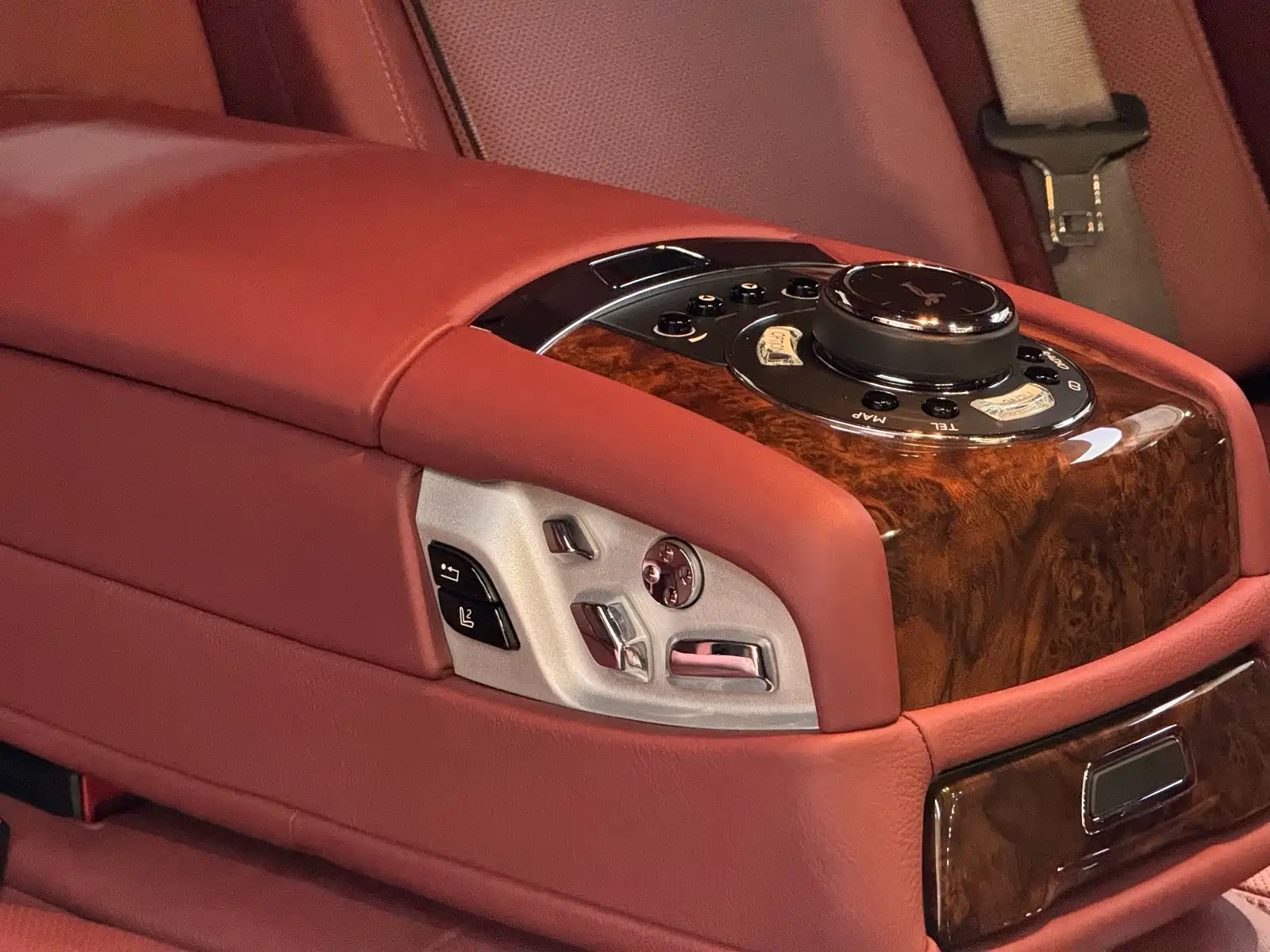 Фото 15 - Rolls-Royce Ghost