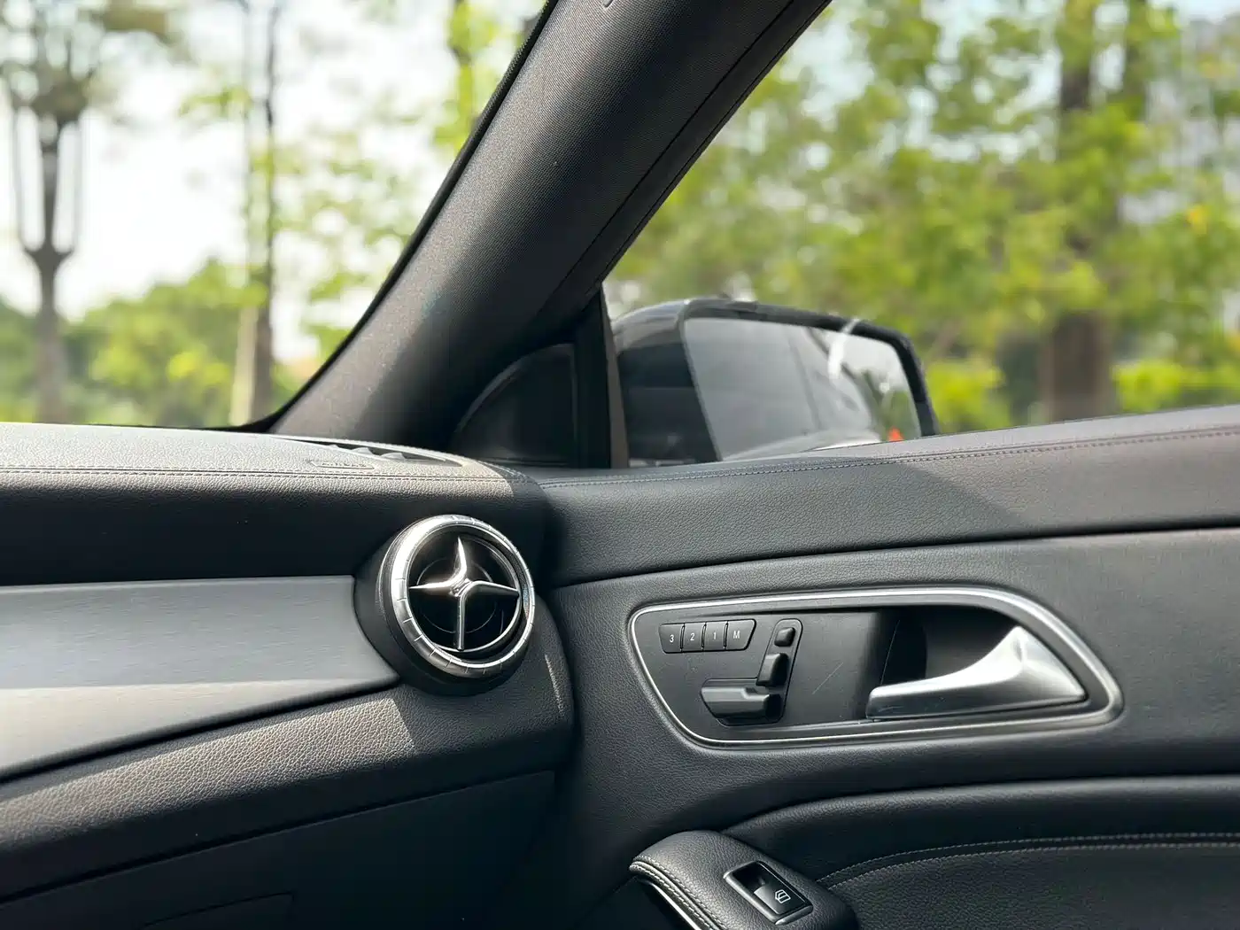 Mercedes-Benz CLA (Import) 2016 Facelift CLA 260 4MATIC фото 23