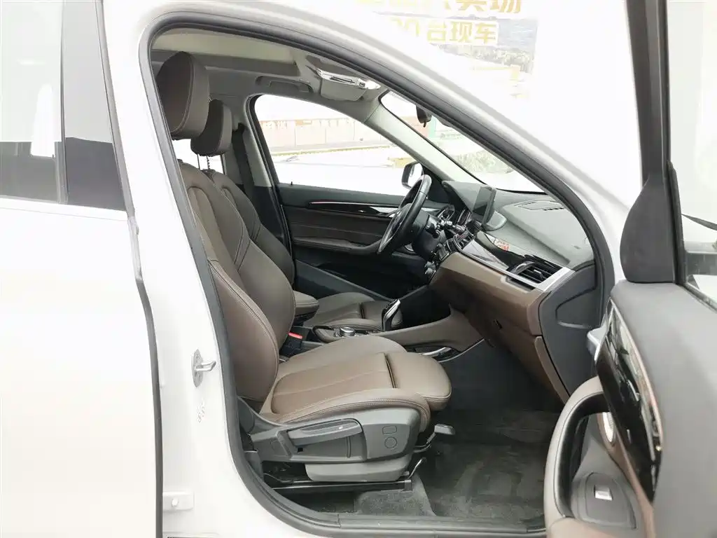 BMW X1 2022 sDrive20Li Premium фото 23