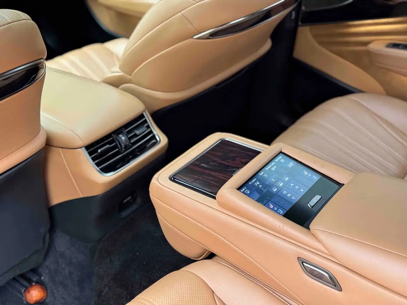 Lexus LS 2021 500h Luxury Edition фото 6