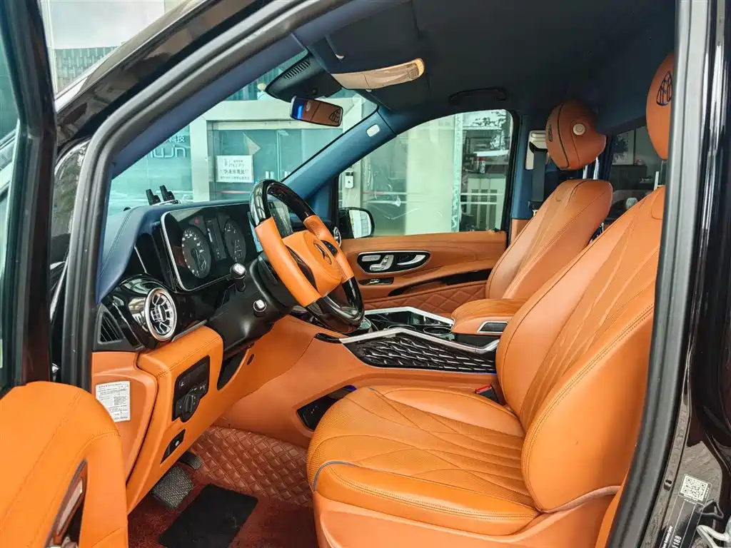 Mercedes-Benz Vito 2024 2.0T Business 7-Seater фото 4