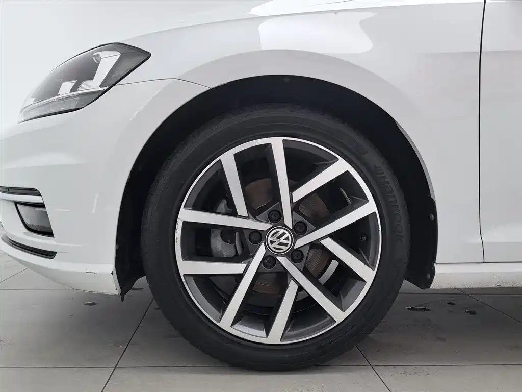 Volkswagen Golf 2020 Beloved Edition 280TSI DSG Luxury фото 17