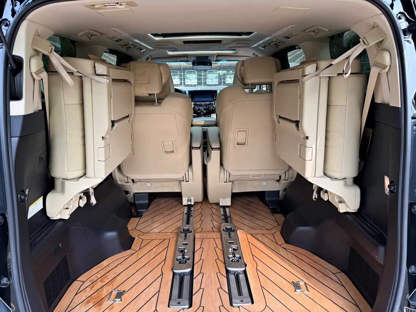 Toyota Vellfire 2021 Crown Hybrid 2.5L HV Premium Edition фото 9