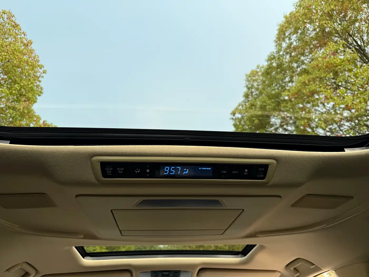 Toyota Vellfire 2021 Crown Hybrid 2.5L HV Premium Edition фото 14