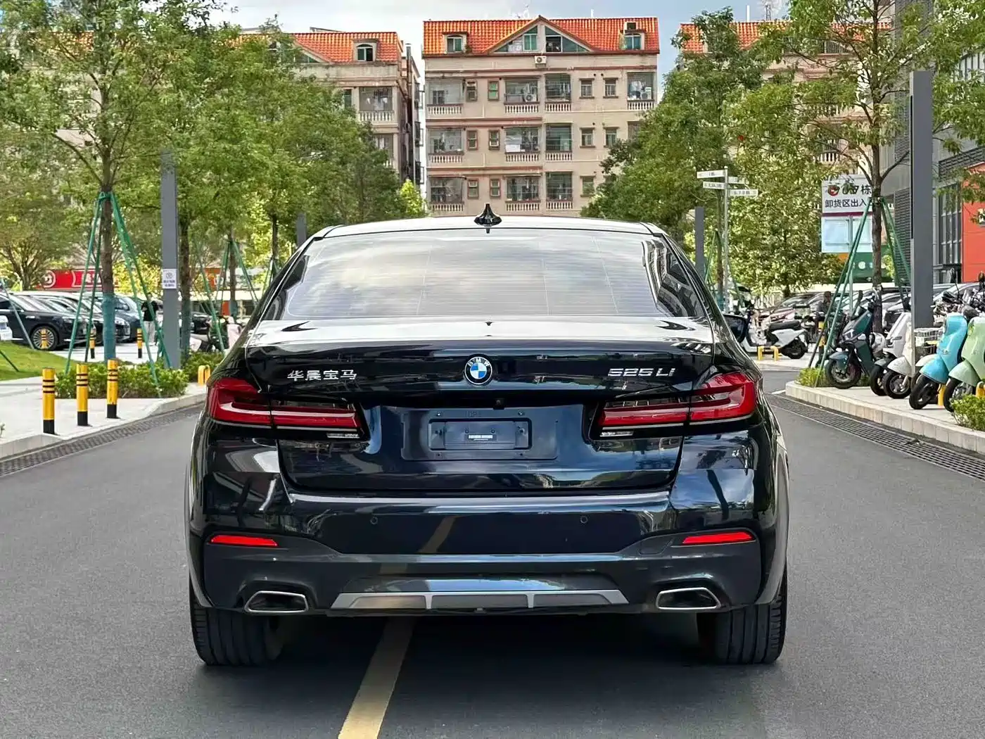 BMW 5 Series 2021 525Li M Sport Package фото 8