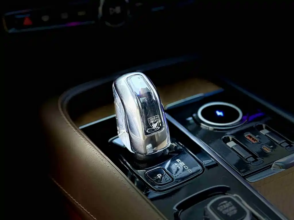 VOLVO XC90 PLUG IN HYBRID