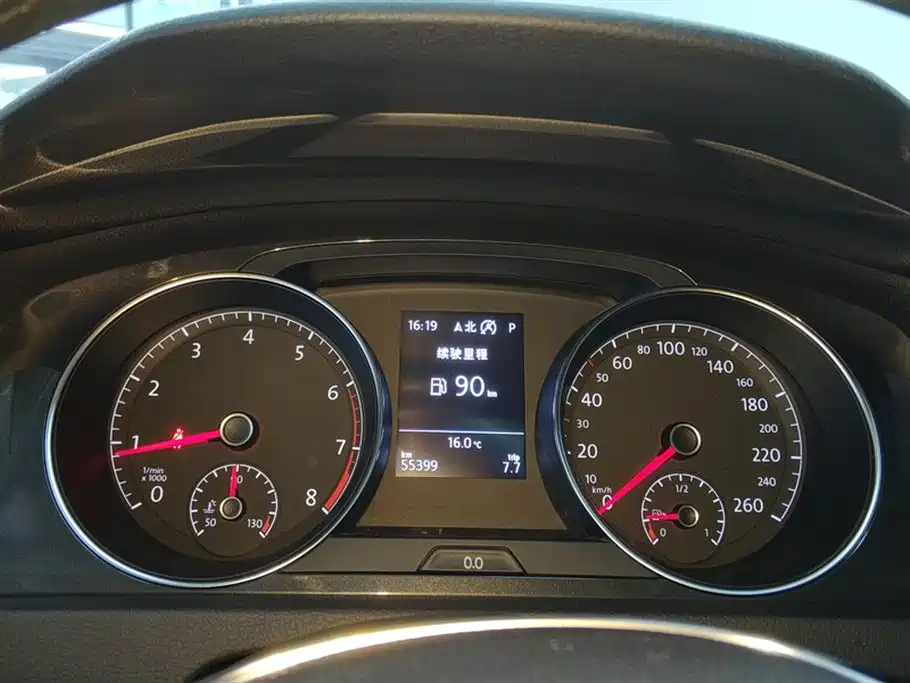Volkswagen Golf 2019 200TSI DSG Comfort Progressive China VI фото 14