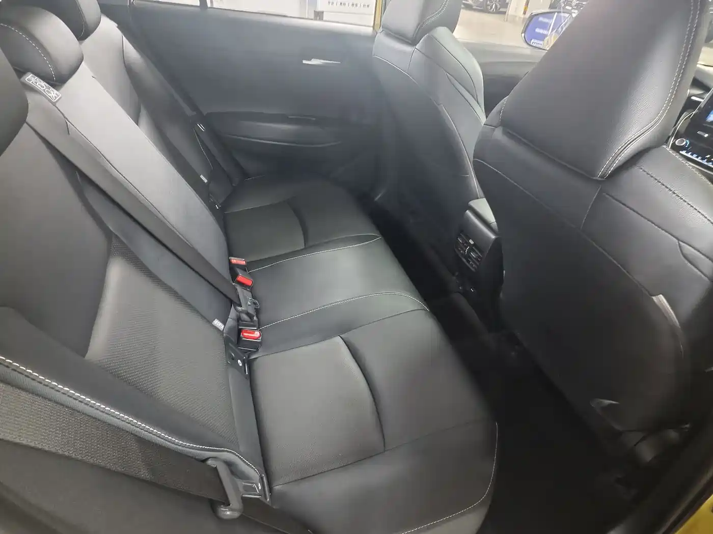 Toyota Frontlander 2022 2.0L CVT Luxury PLUS Edition фото 15