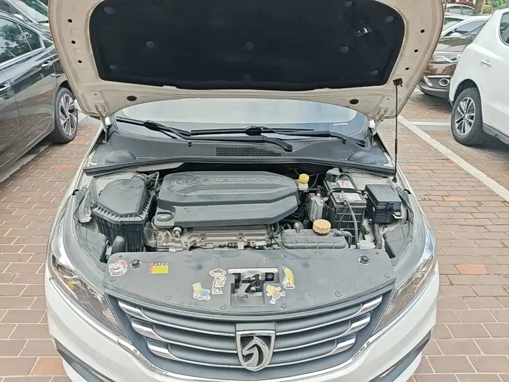 Baojun 310W 2018 2017 1.5L Manual Fashion Edition (China V)