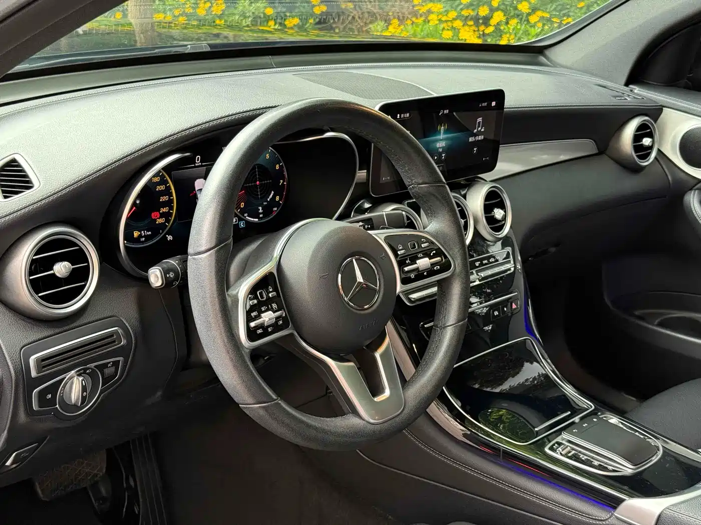 Mercedes-Benz GLC 2020 Facelift GLC 260 L 4MATIC Dynamic фото 12
