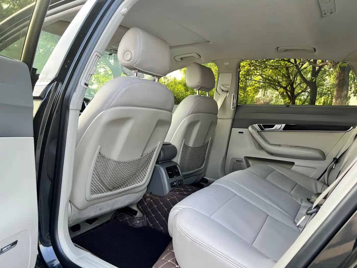 Audi A6L 2010 2.4L Luxury фото 8