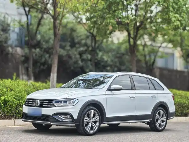  Volkswagen C-TREK 2018 1.5L Automatic Luxury