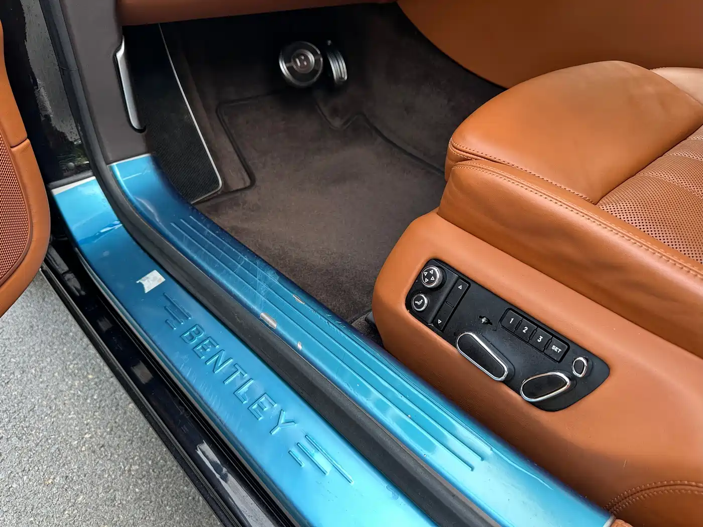 Bentley Flying Spur 2012 2010 6.0T 4-seater Version