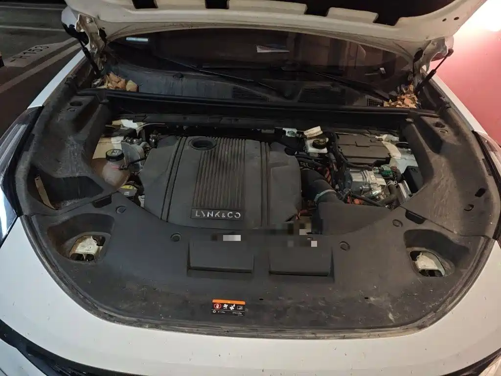  Lynk & Co Lynk & Co 01 EM-P 2022 1.5TD PHEV Plus 21