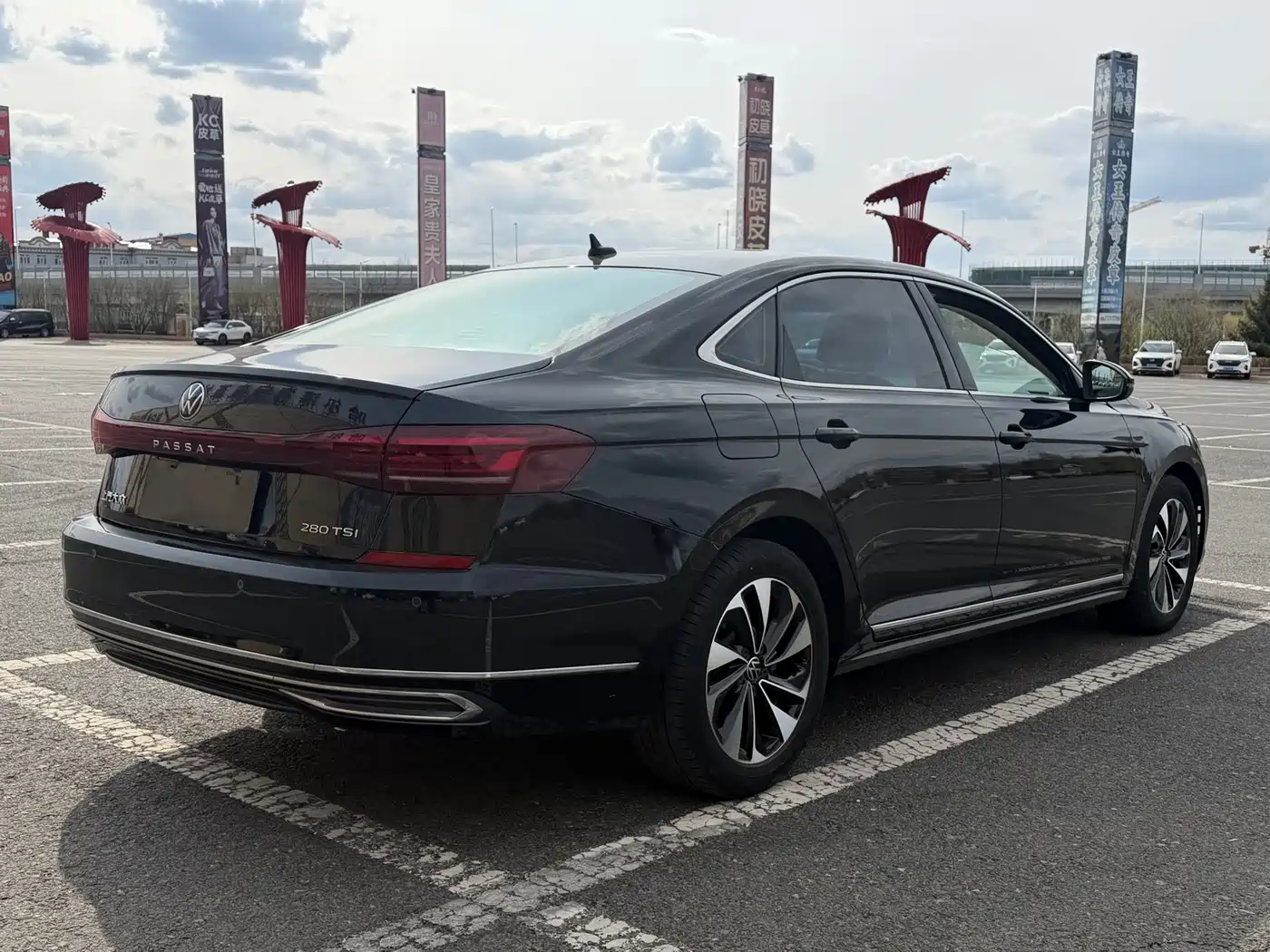 Volkswagen Passat 2022 280TSI Elite Edition фото 6