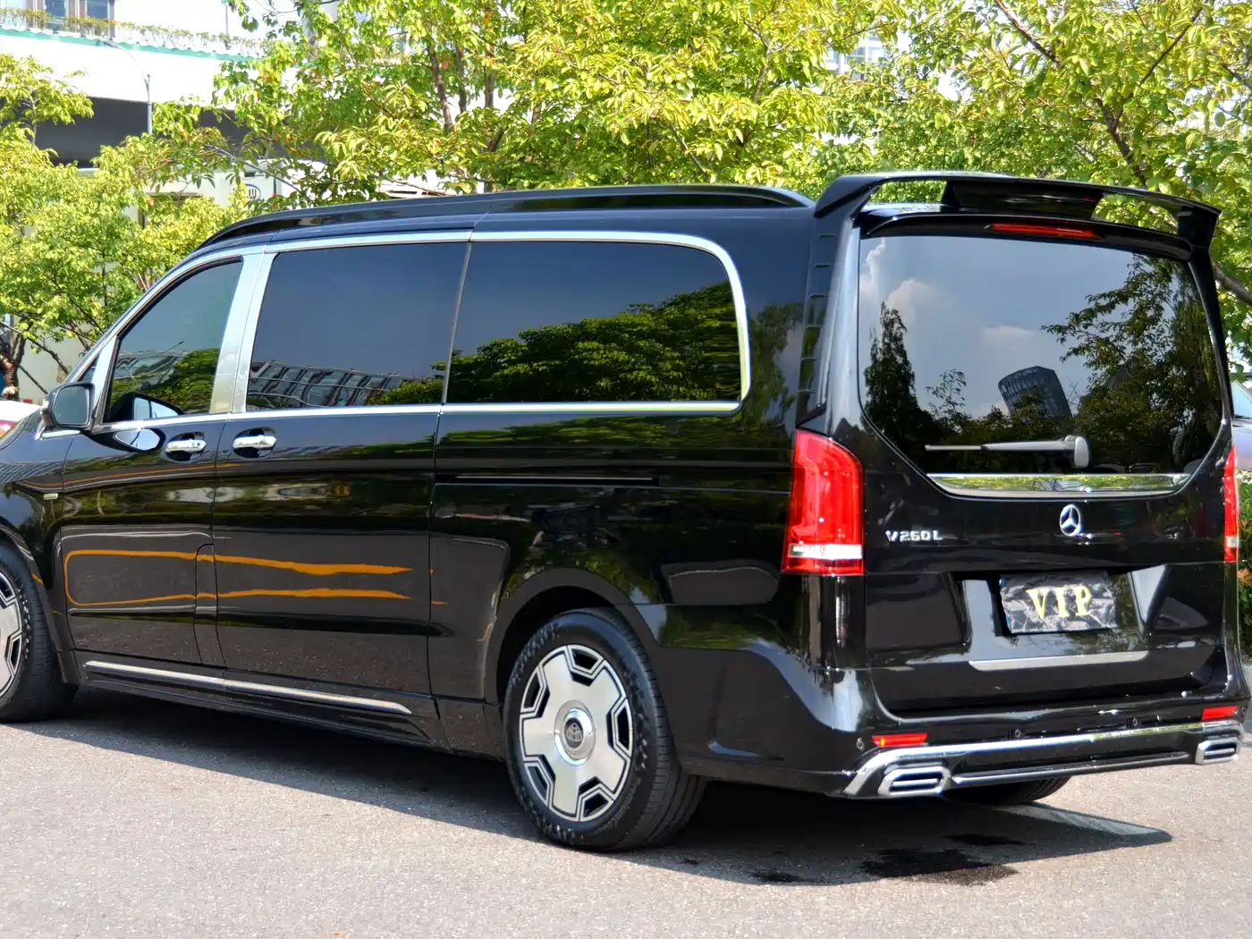Mercedes-Benz V-Class 2022 V 260 L Long Wheelbase Prestige Edition фото 5