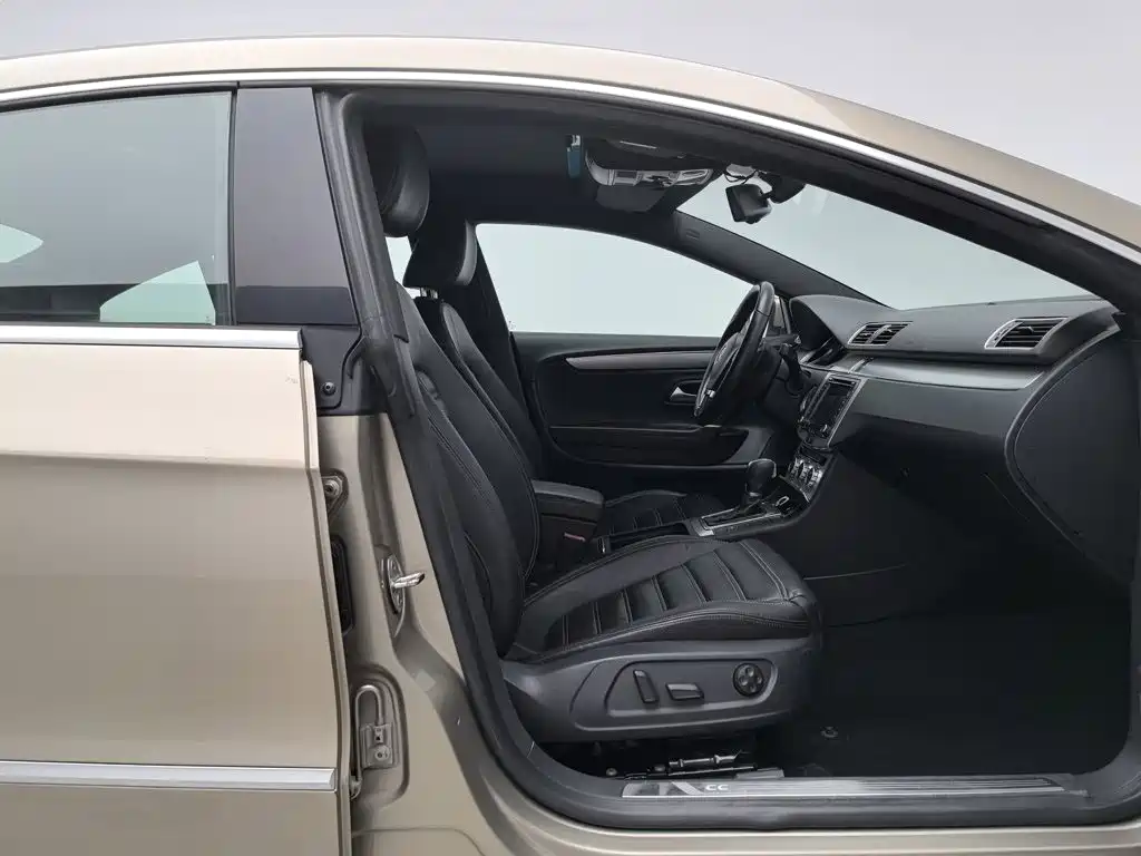 Photo 23 - Volkswagen CC