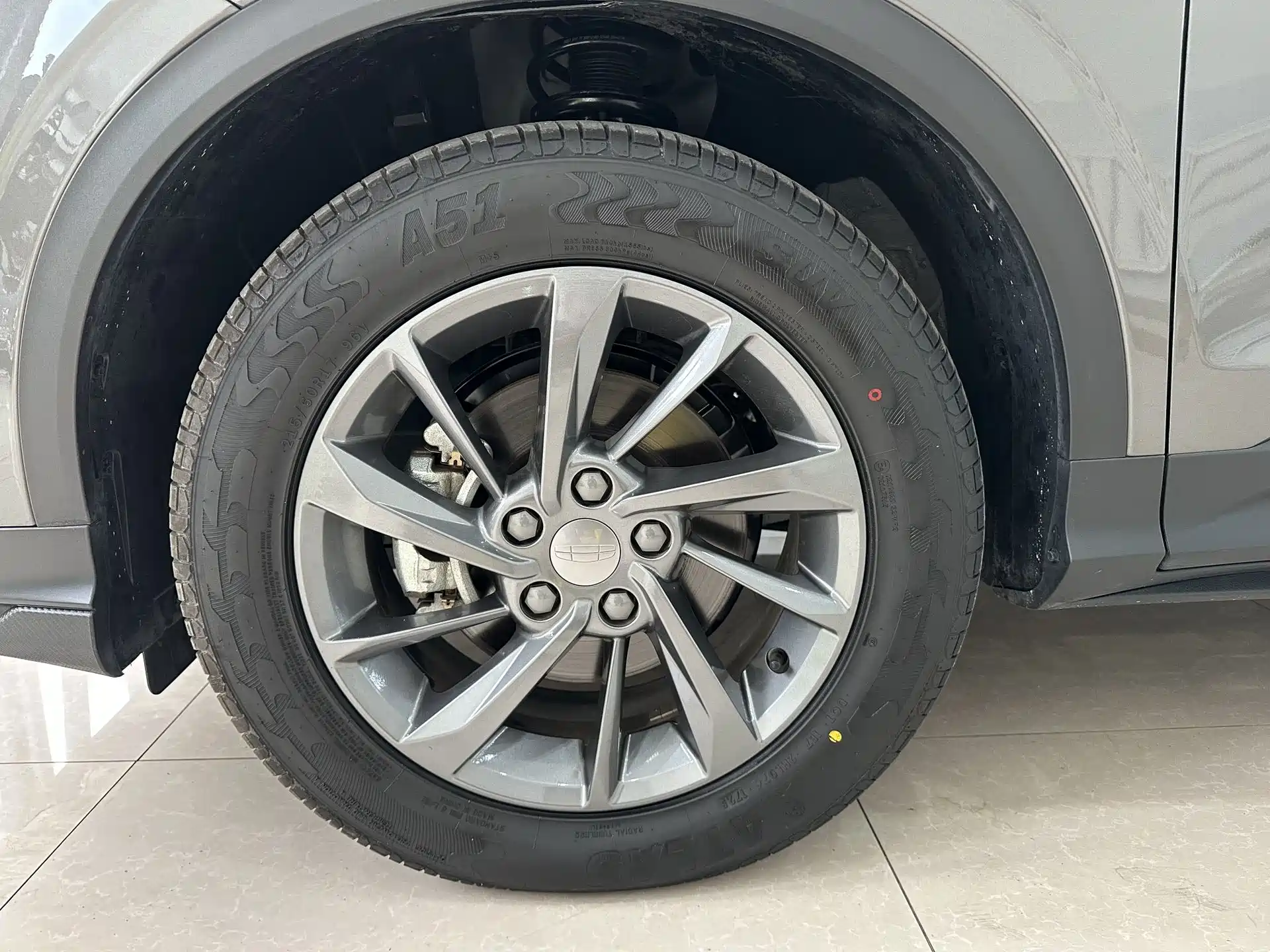 Фото 27 - Geely Coolray