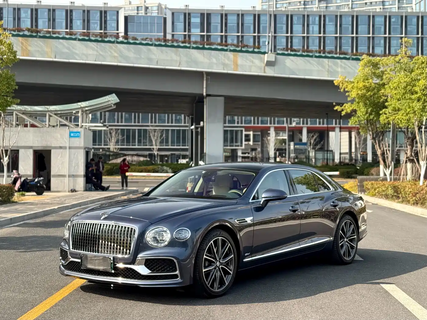 BENTLEY FLYING SPUR PLUG IN HYBRID