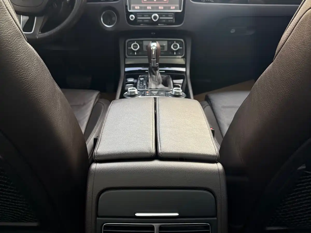 Volkswagen Touareg 2017 3.0TSI Explorer Edition фото 18