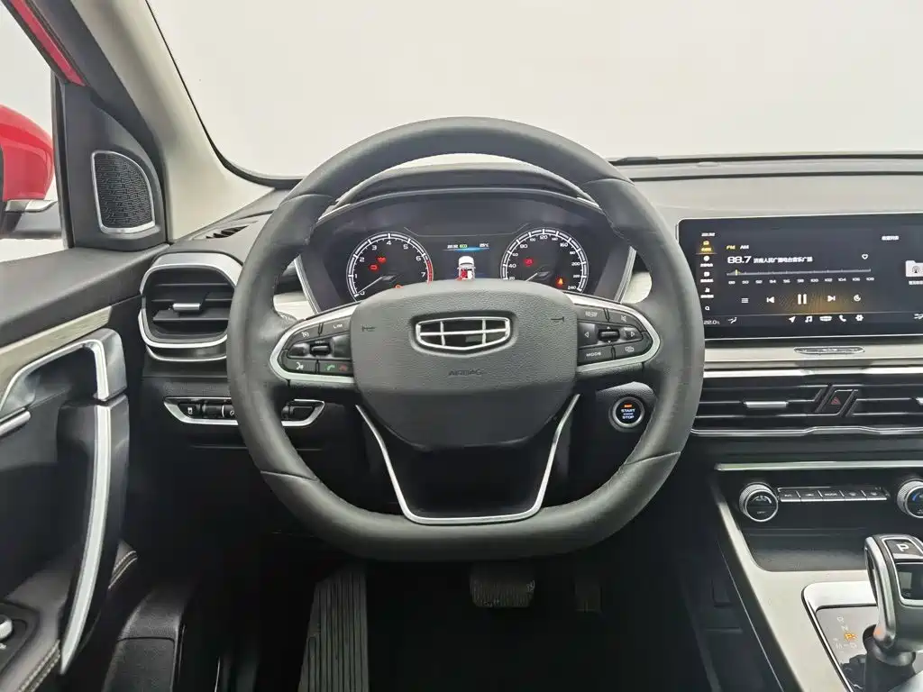 Photo 11 - Geely Binyue