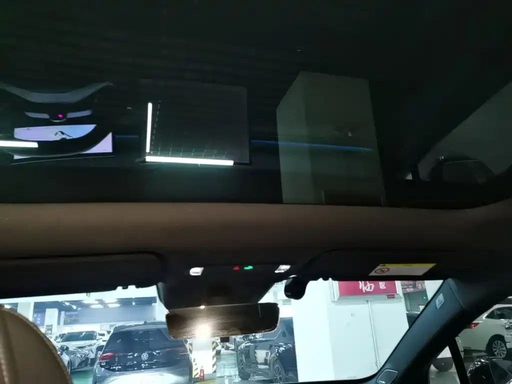 صورة 18 - Lynk & Co Z20
