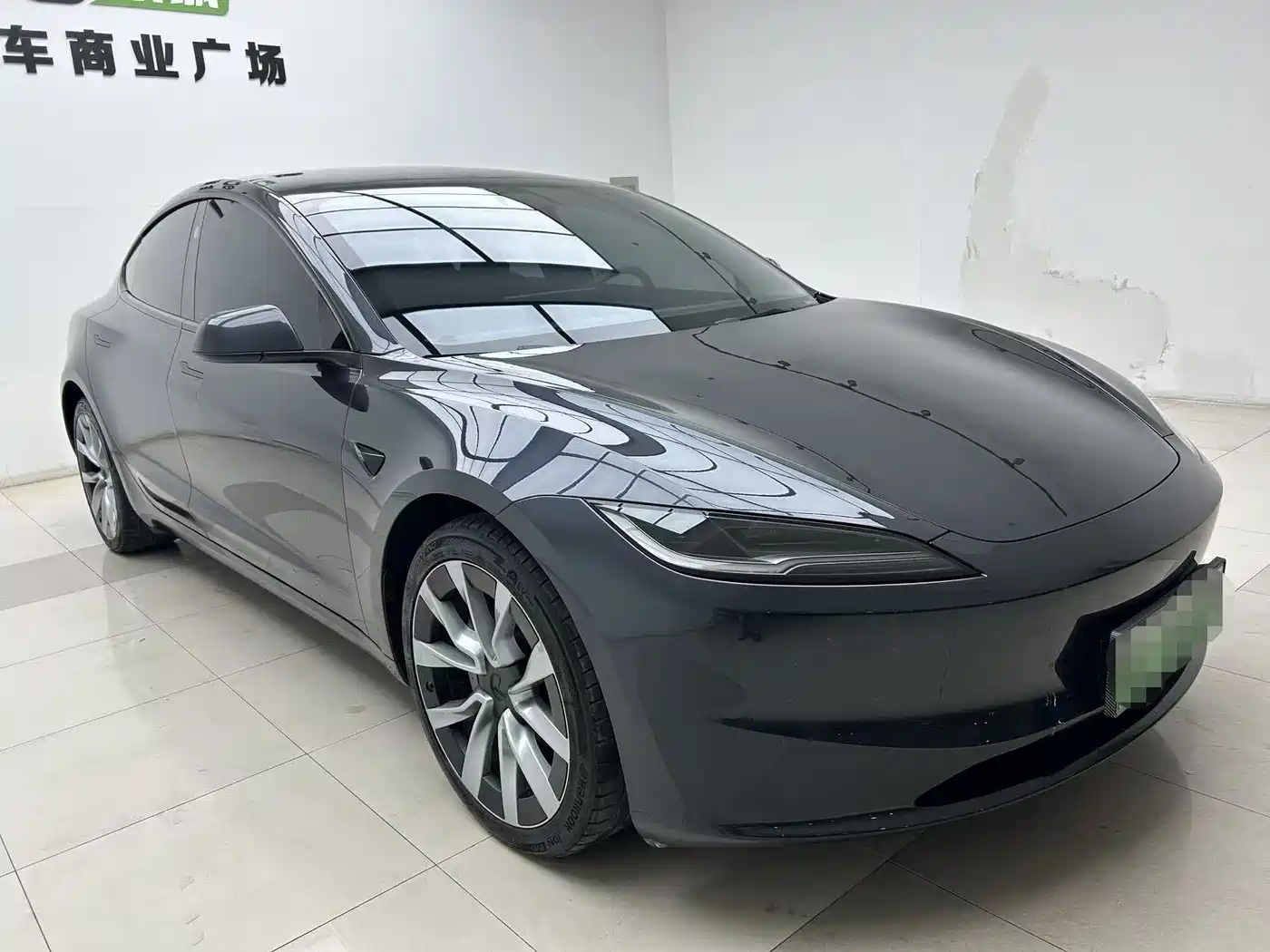 TESLA MODEL 3
